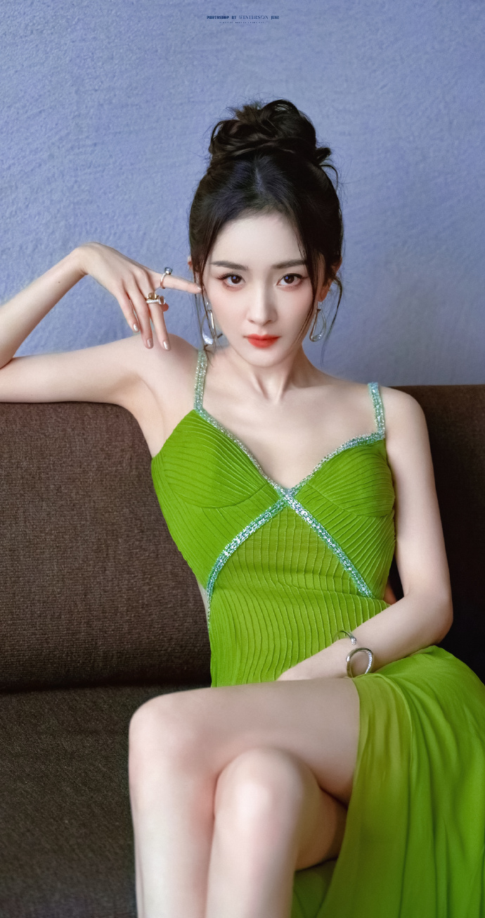 鬓边不是海棠红