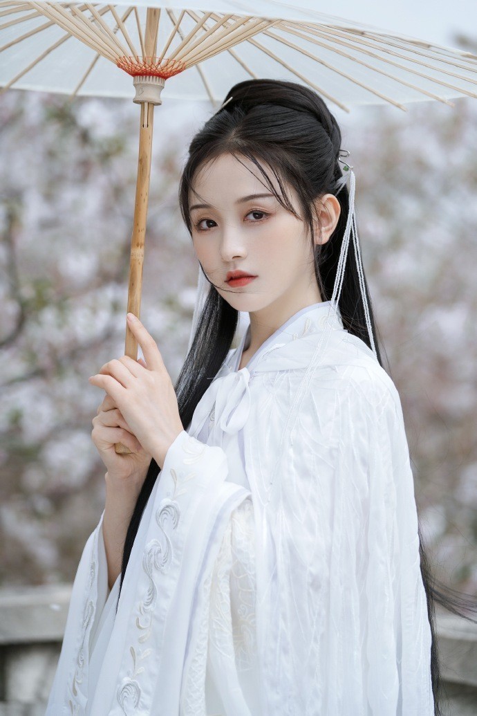 兴趣地带 封面